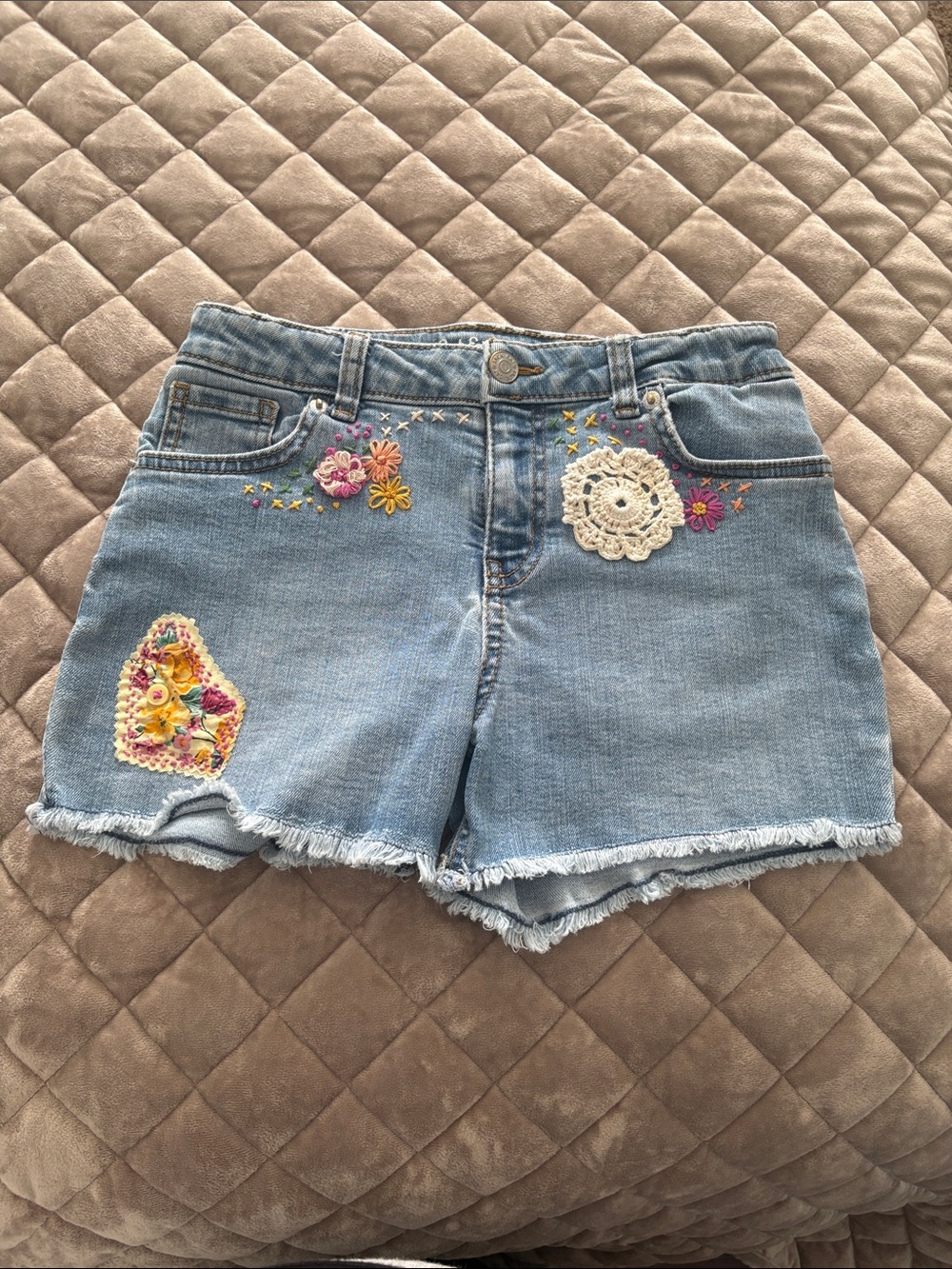 Cat & Jack Light Blue Denim Shorts with Floral Embroidery “Flowers”🌸